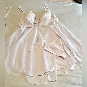 Delicates Two-Piece Vintage Lavender Cream Lingerie Sets Built In Bras Size L